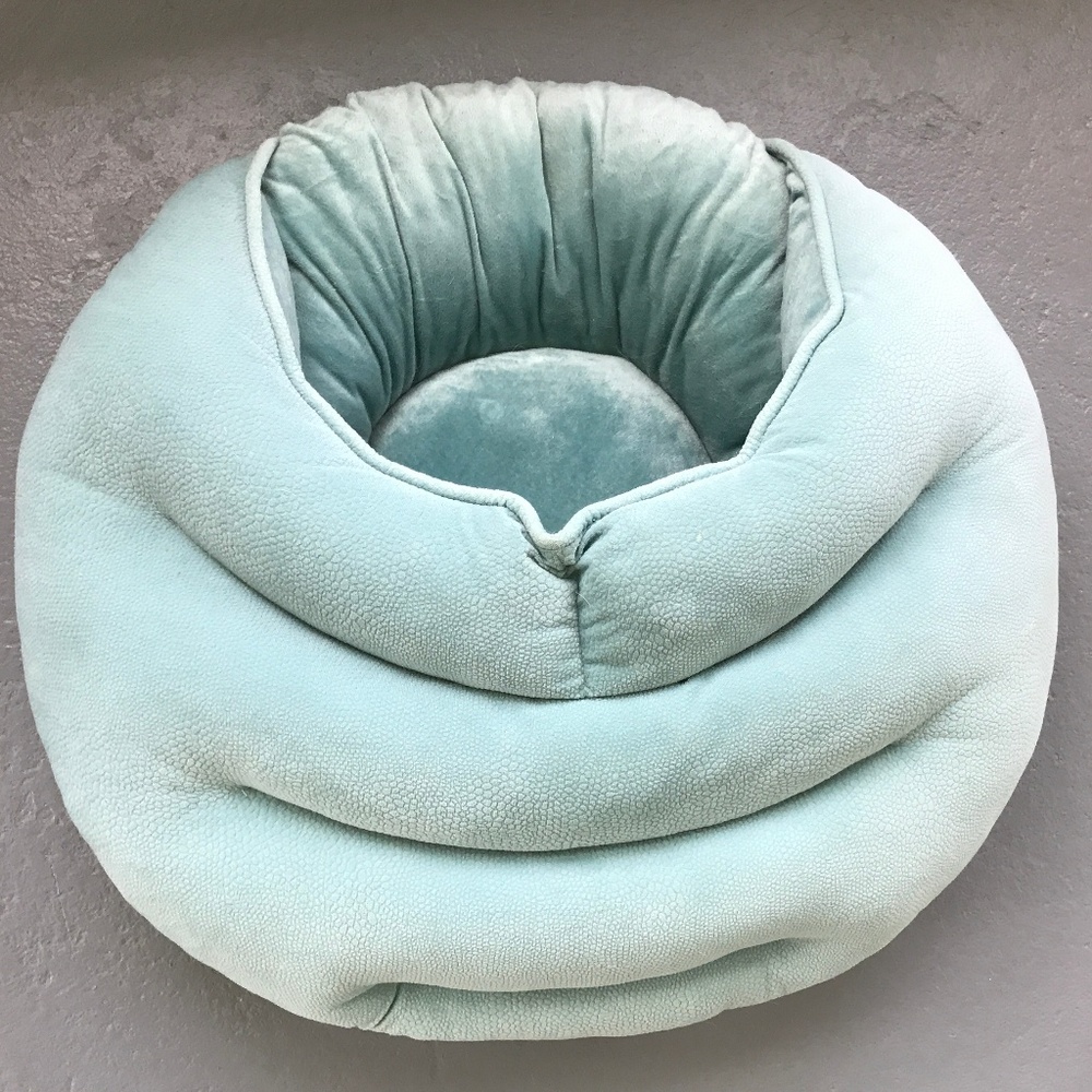 Dog/Cat Deep Dish Cuddler: Pet Bed - Picture 3 of 6